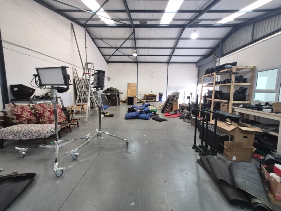 To Let Commercial Property for Rent in Maitland Western Cape